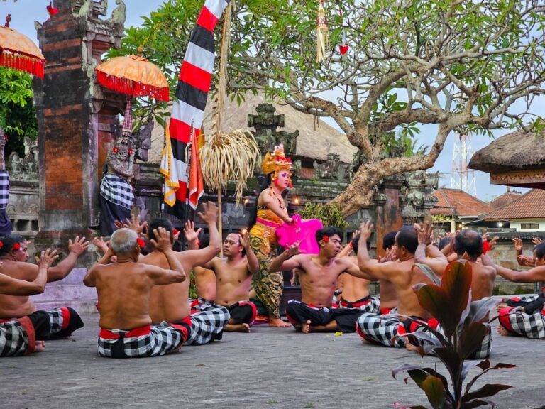 Balijski taniec kecak - kultura Bali